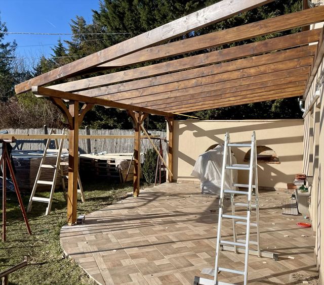 Elkészült ácsmunka - tetőszerkezet, terasz vagy faszerkezet (84. kép)
